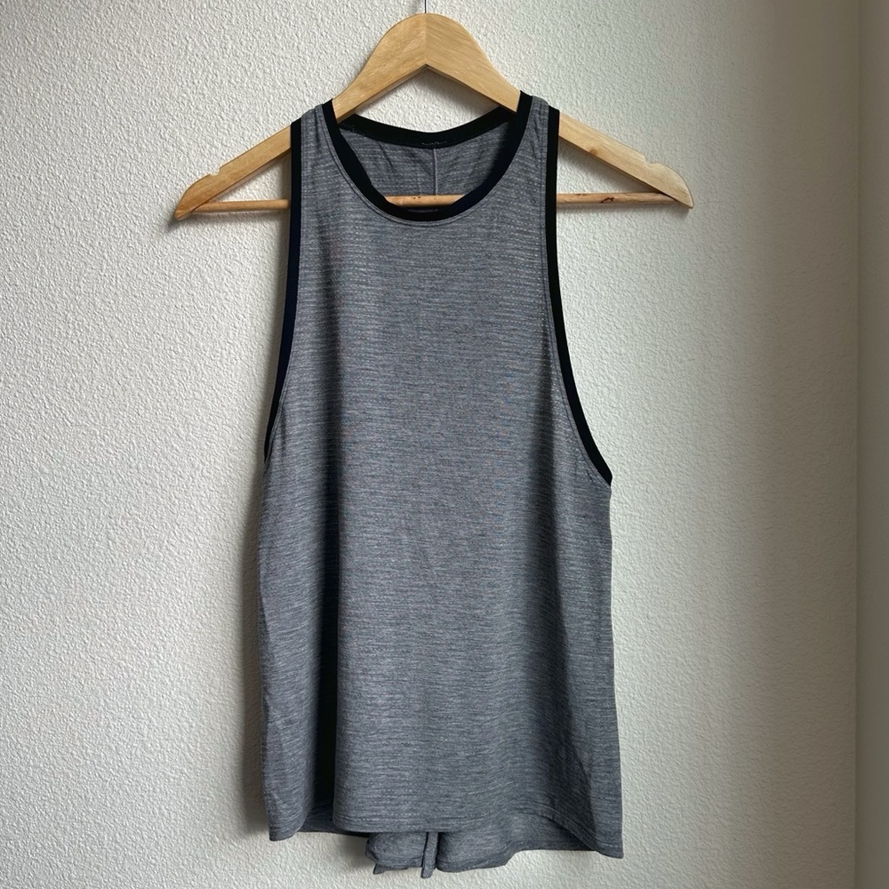 Lululemon Course Of Action Tank Heathered Black Size 2